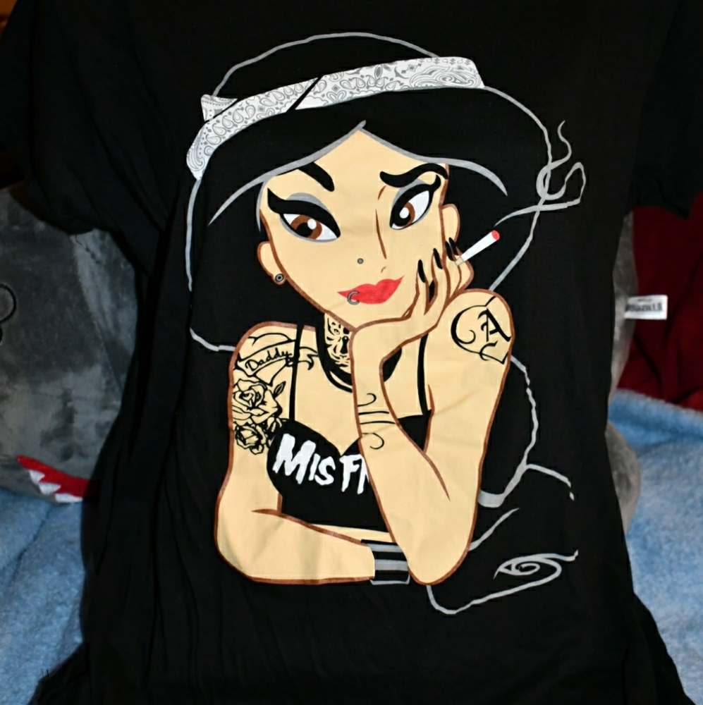 Junior's tee